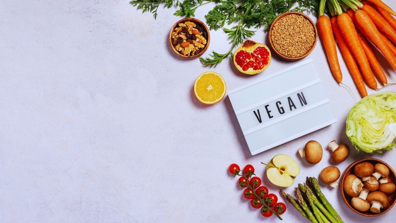 Homey Greens: How Plant-Based Comfort Food Became 2025’s Cozy Cuisine