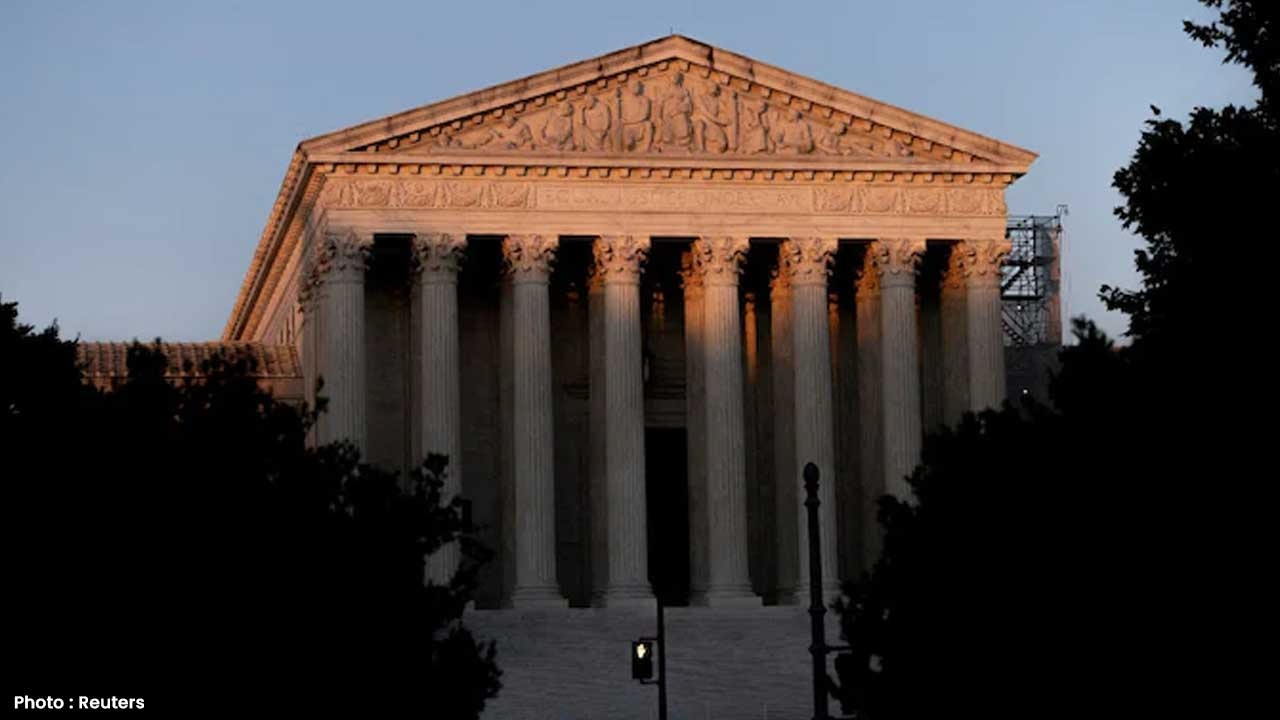 Supreme Court Hears High‑Stakes Challenge to Trump‑Era Tariffs