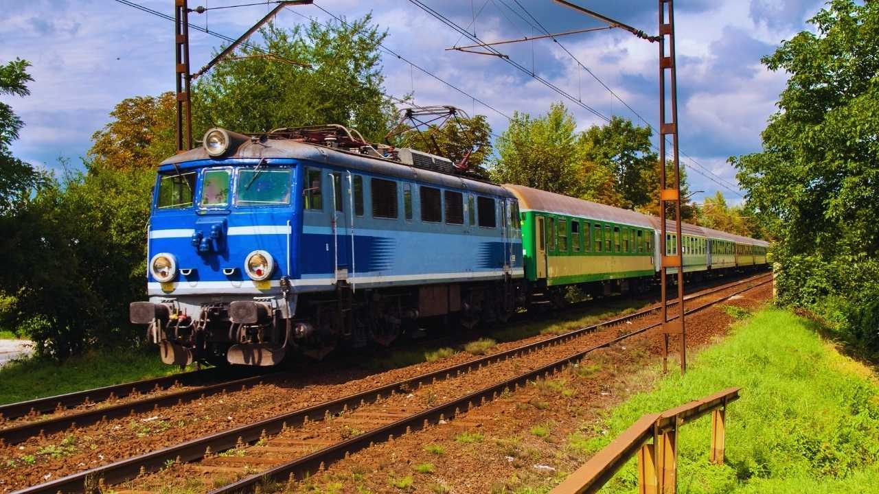Why Train Travel Is Making a Comeback in Our Fast-Paced World