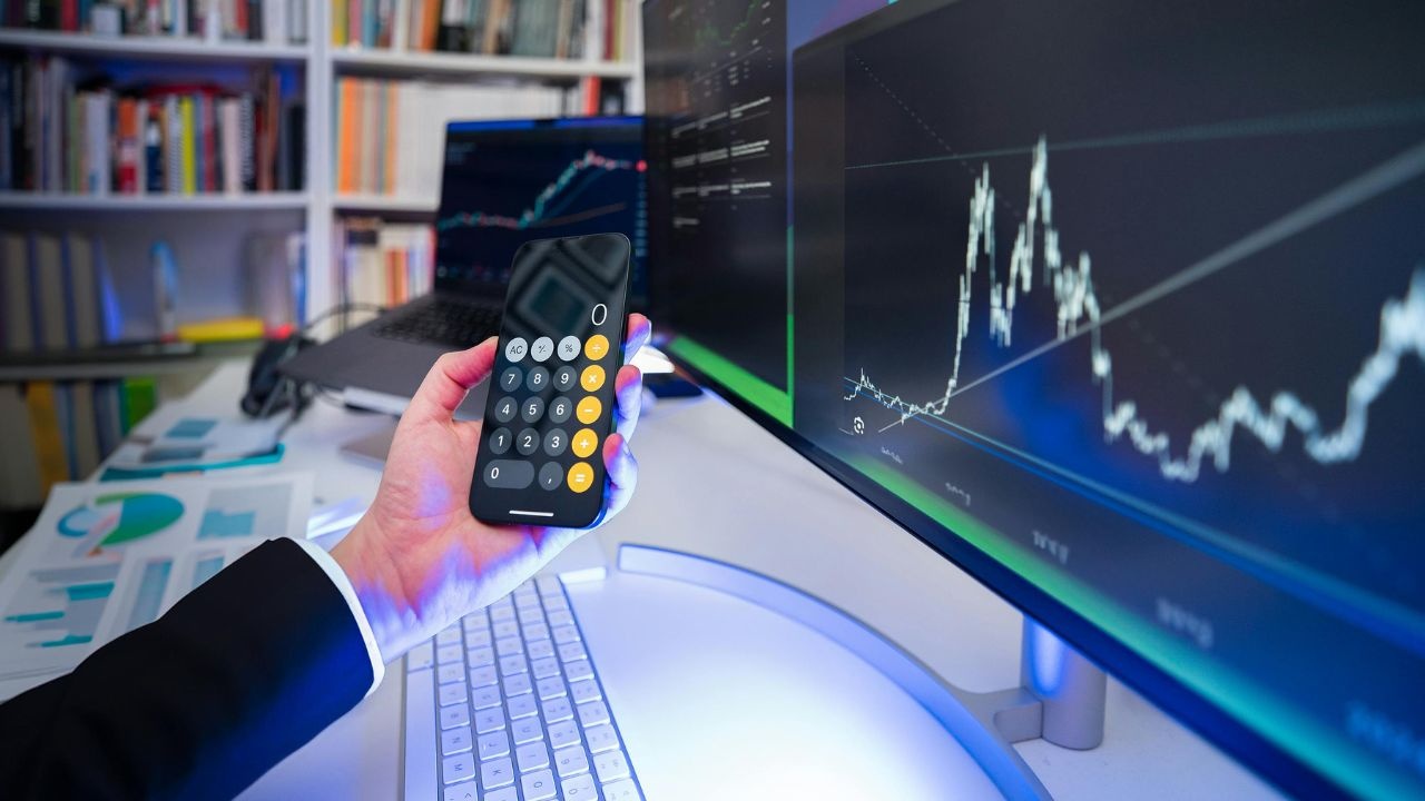 Indian Markets Gain Ground as FII Inflows and Blue-Chip Stocks Propel Recovery