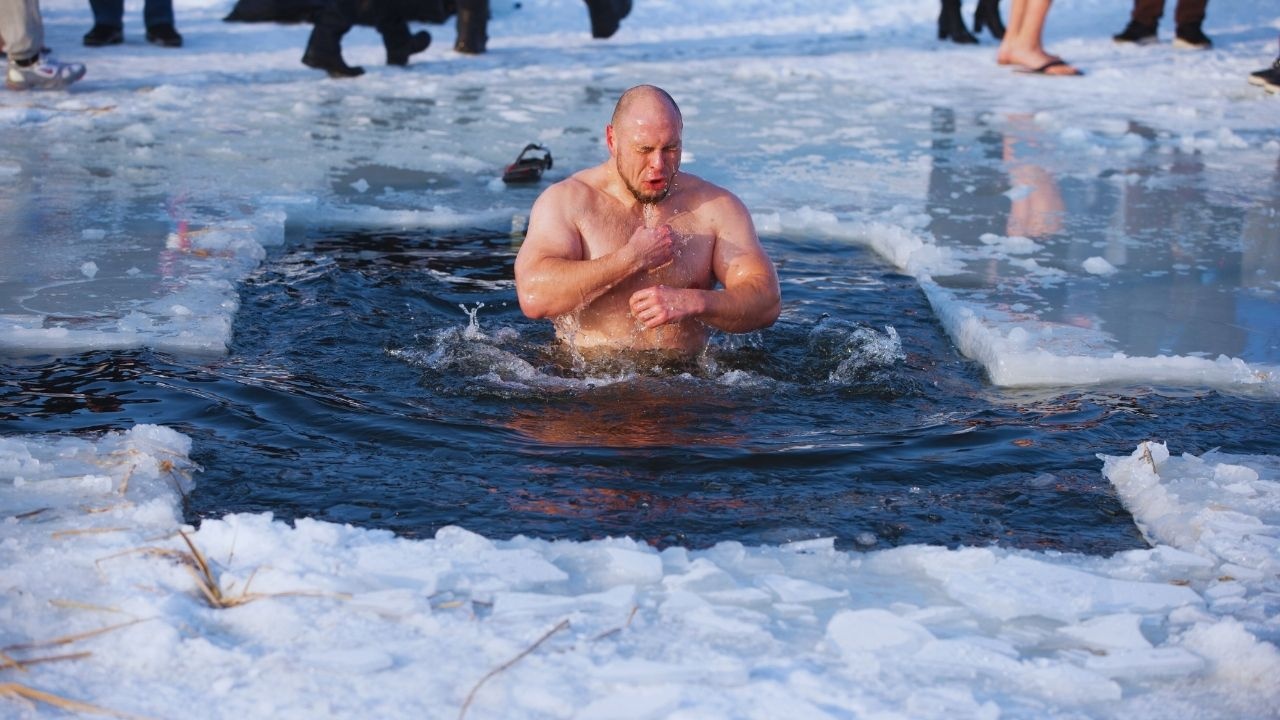 Harnessing Nature's Extremes: The New Wellness Trend of Cold and Heat Therapy