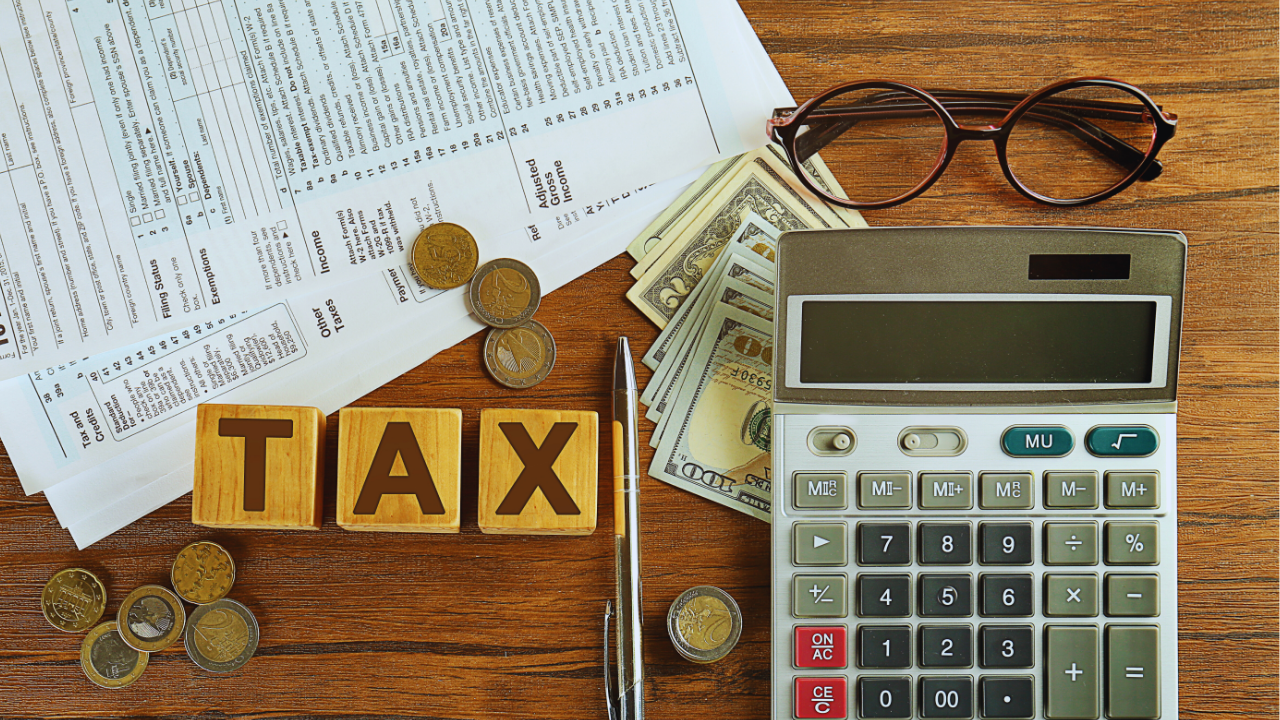 Freelancer Tax Essentials: Maximize Deductions and Stay Penalty-Free