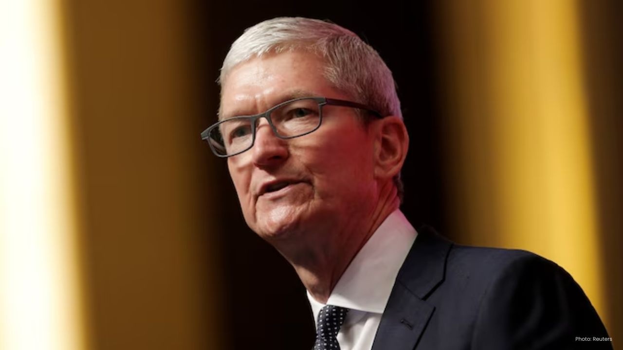 Apple Faces Leadership Change as Tim Cook Plans Departure