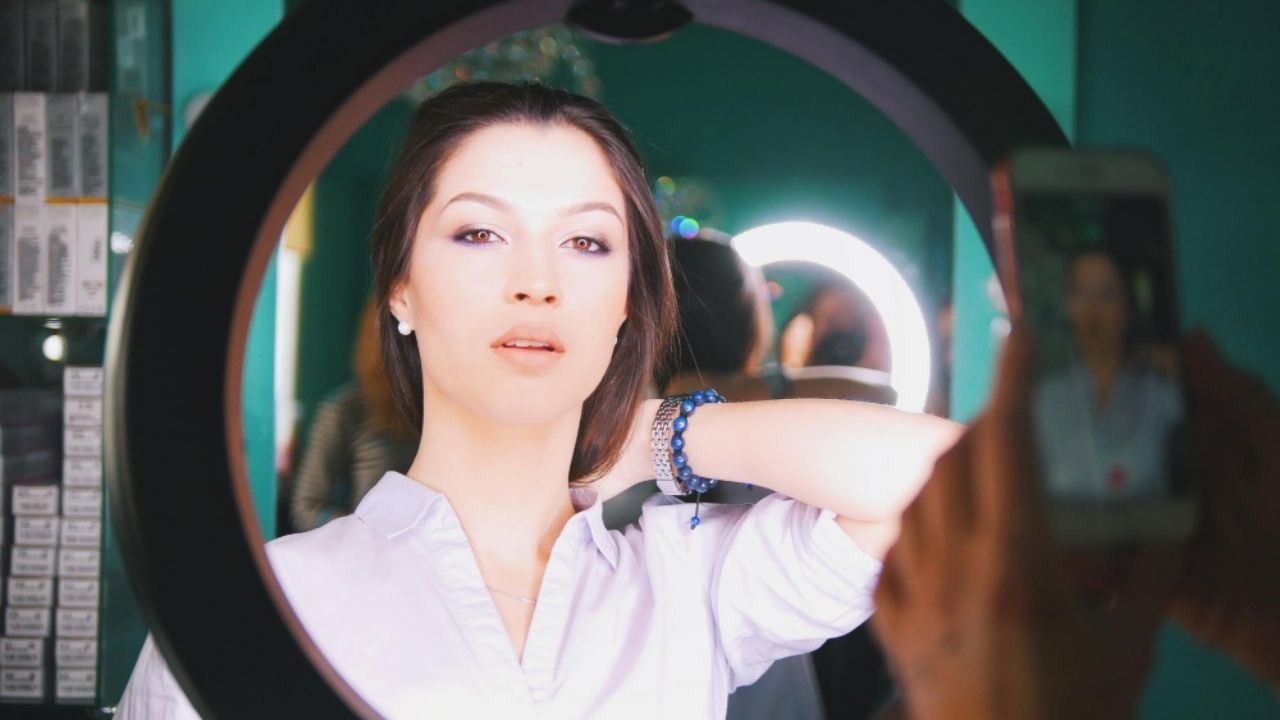 Revolutionizing Beauty: AI Delivers Custom Skincare Solutions