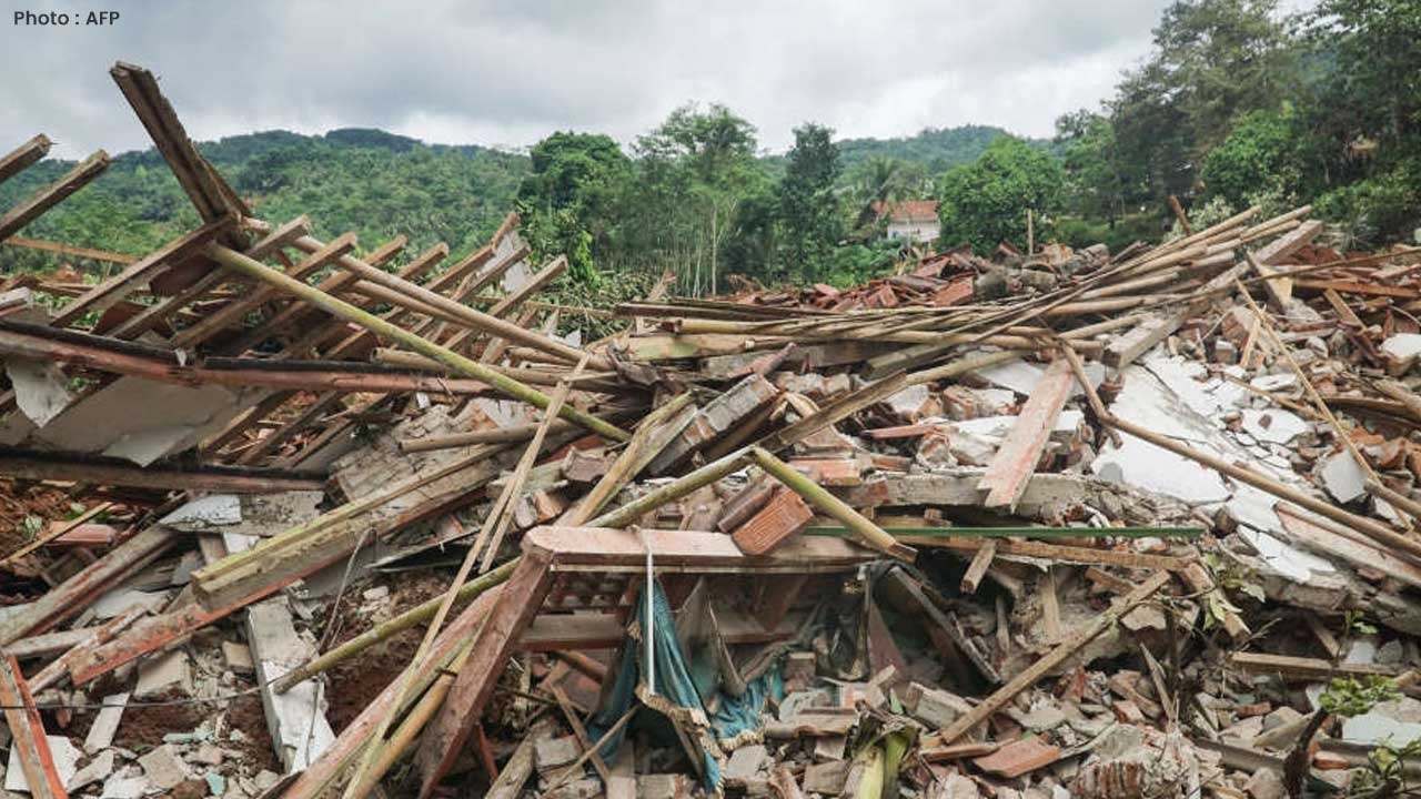 Tragic Landslides in Central Java Leave 18 Dead and Many Missing