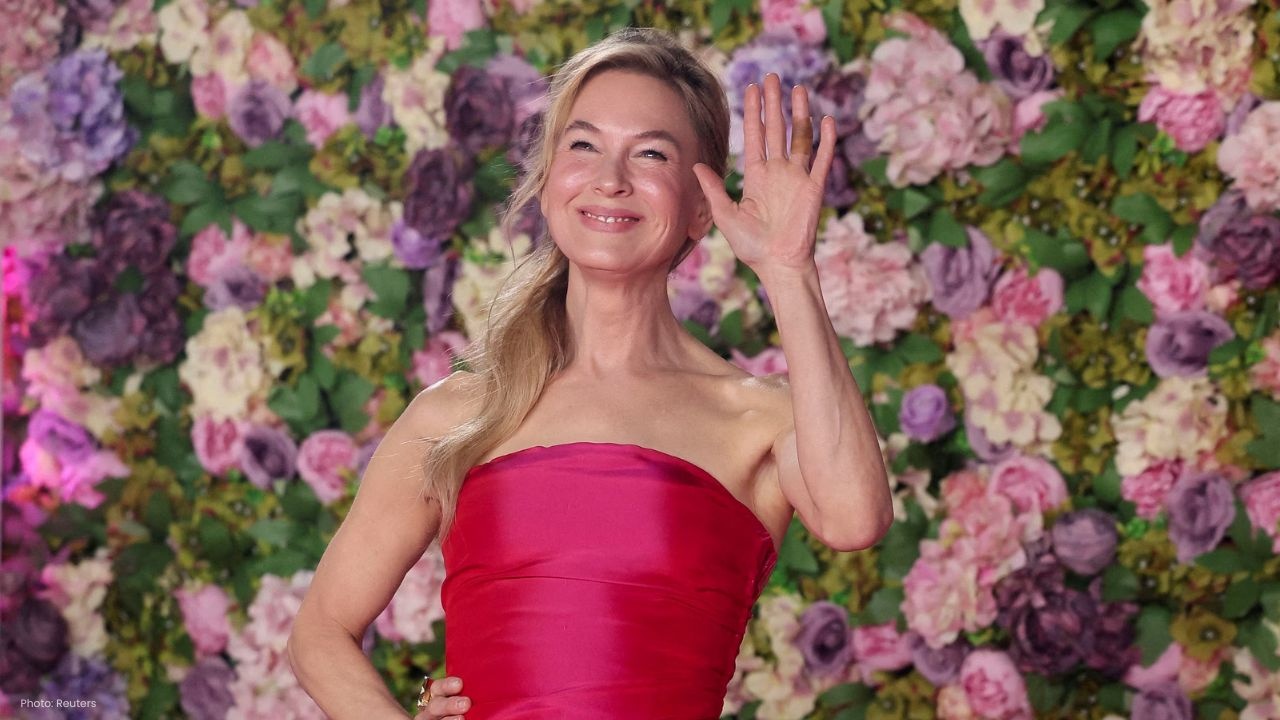 Renee Zellweger Celebrates 25 Years of Bridget Jones with Statue Unveiling