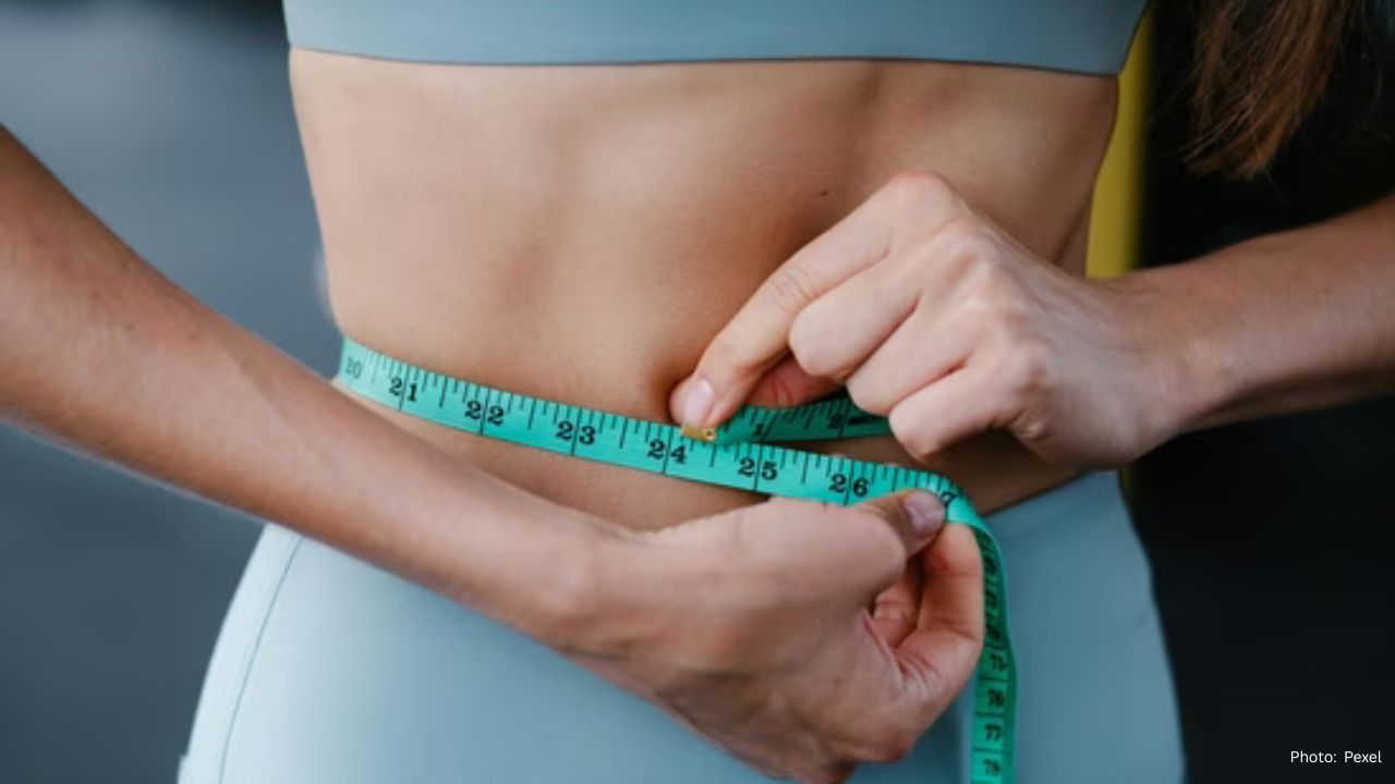 Fitness Coach Offers 5 Essential Tips to Keep Off Extra Pounds This Holiday Season