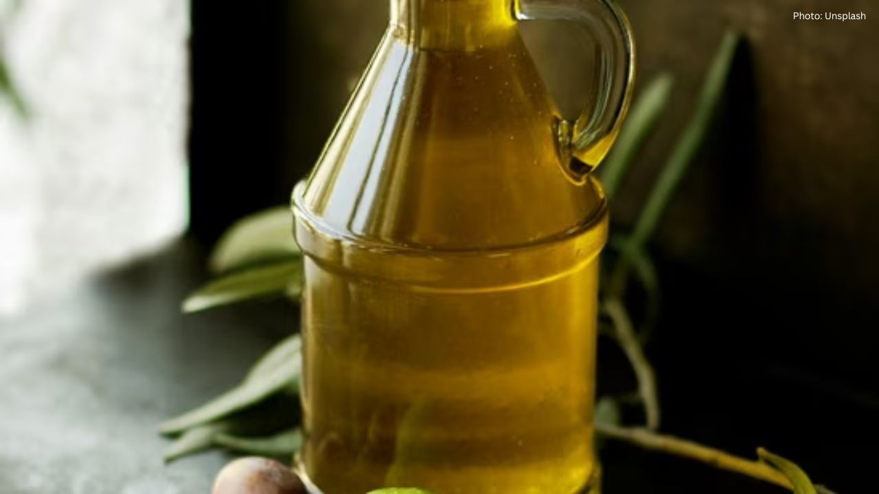 Comparing Avocado and Olive Oils: Health Pros and Cooking Insights