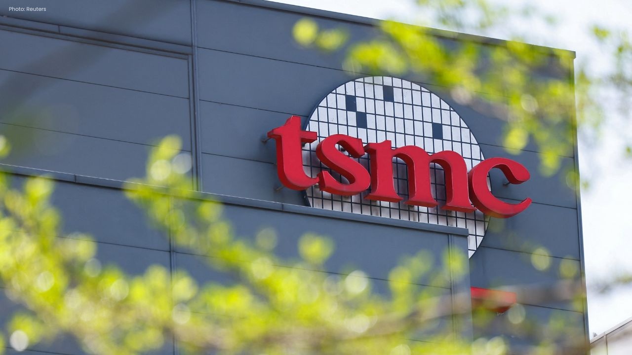 Taiwan Investigates Former TSMC Executive's Move to Intel