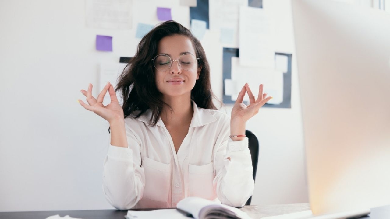 Combat Burnout: 3 Simple Micro-Practices for Instant Stress Relief