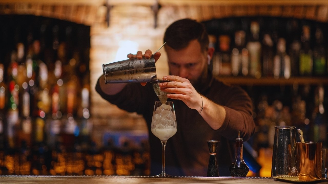 Emerging Winter Mocktail Innovations in Hotels Worldwide