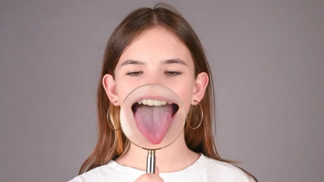 Unveiling the Secrets of Your Tongue: 10 Health Warnings You Must Recognize