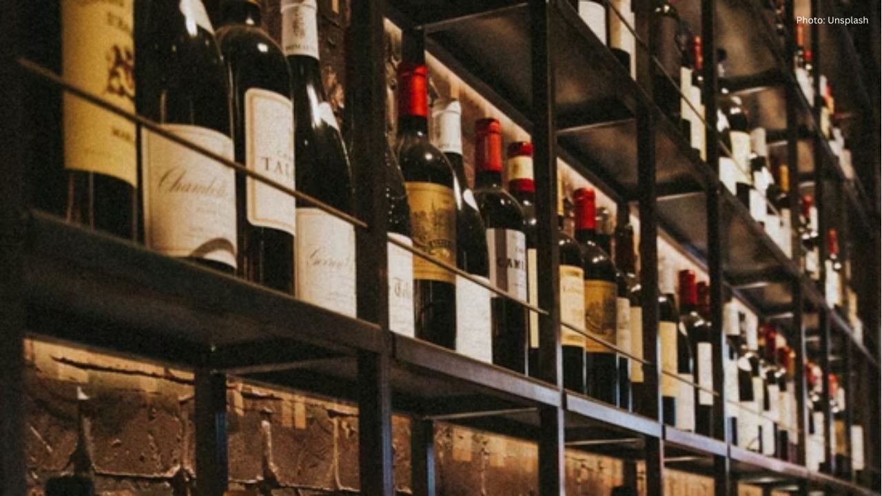 Equal Cancer Risk: Red and White Wine Labeled by New Research