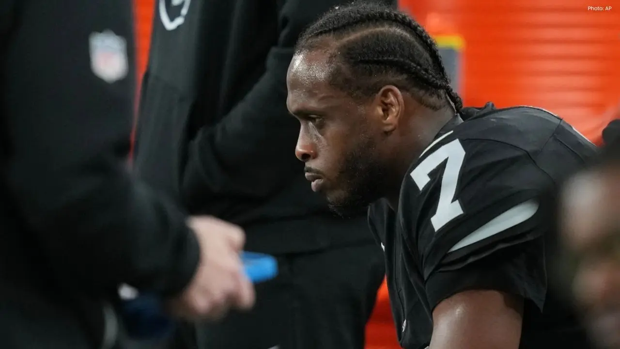 Geno Smith Under Fire Following Raiders' Defeat to Browns
