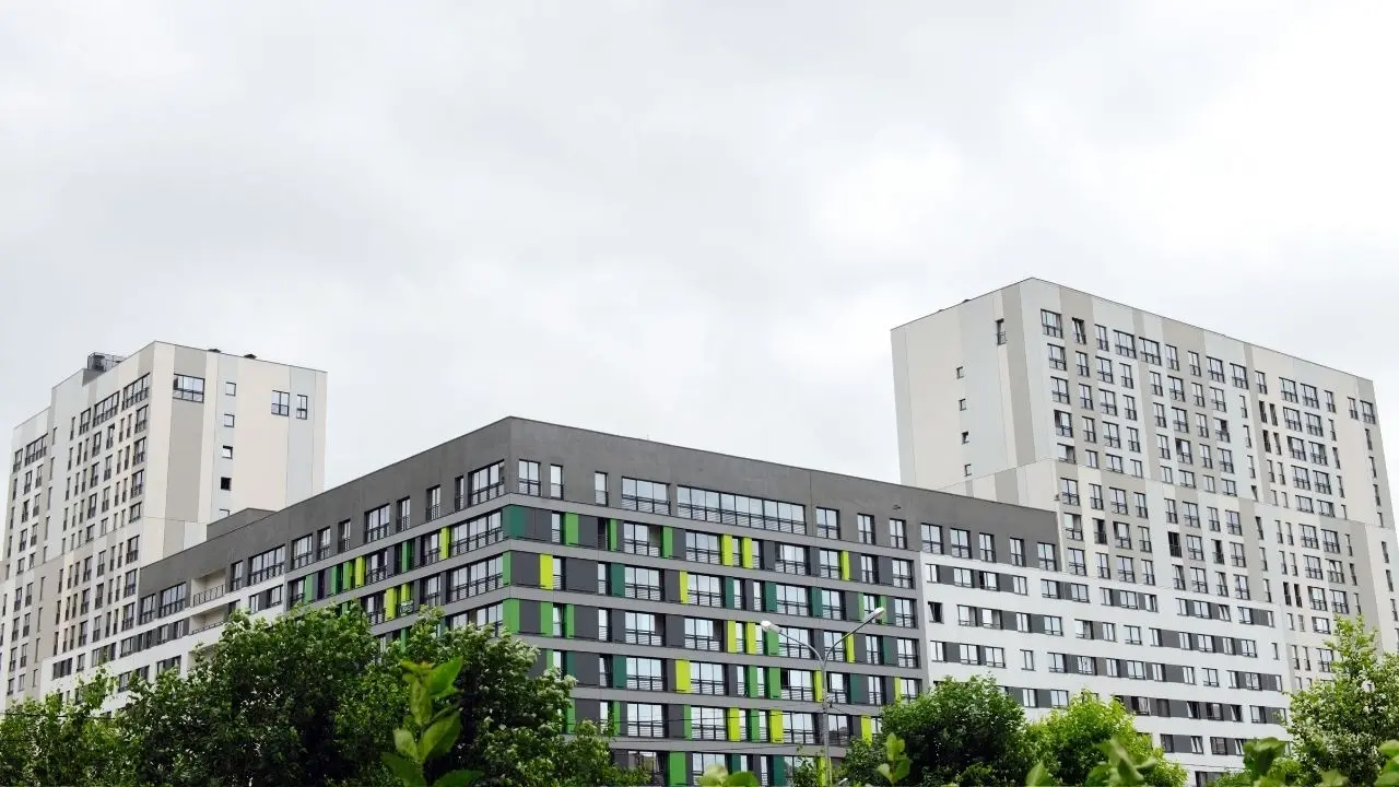 Real Estate Stocks Surge on RBI's Rate Cut Signals