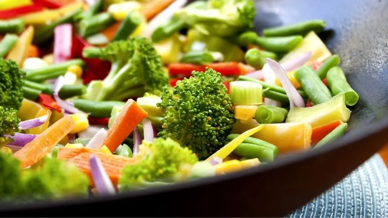 Reevaluating Celebrity Diets: The Risks of ‘No Oil, No Spice’ for Everyday Families