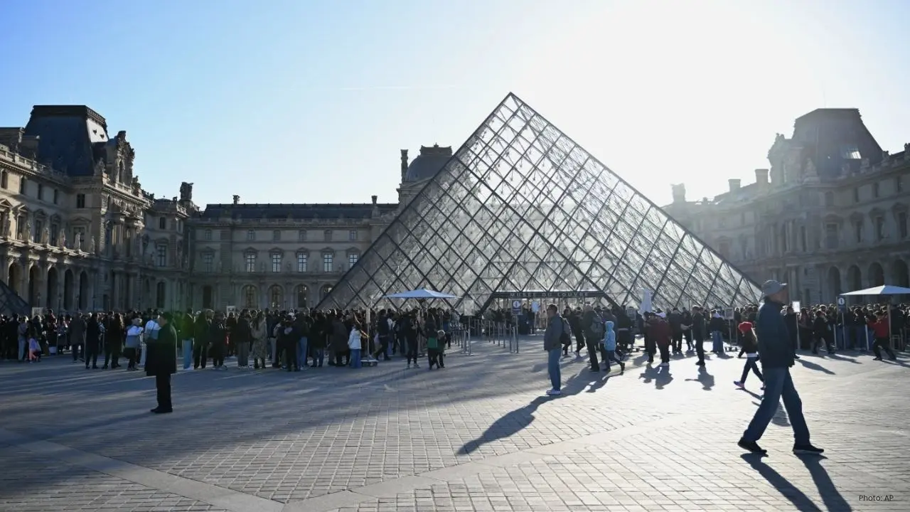 Louvre Increases Ticket Prices for Non-EU Visitors Starting January