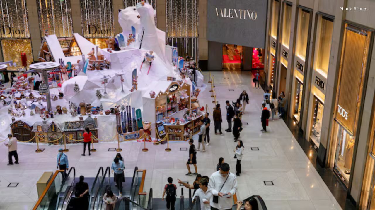 October Sees Surge in Hong Kong Retail Sales Driven by Increase in Visitors