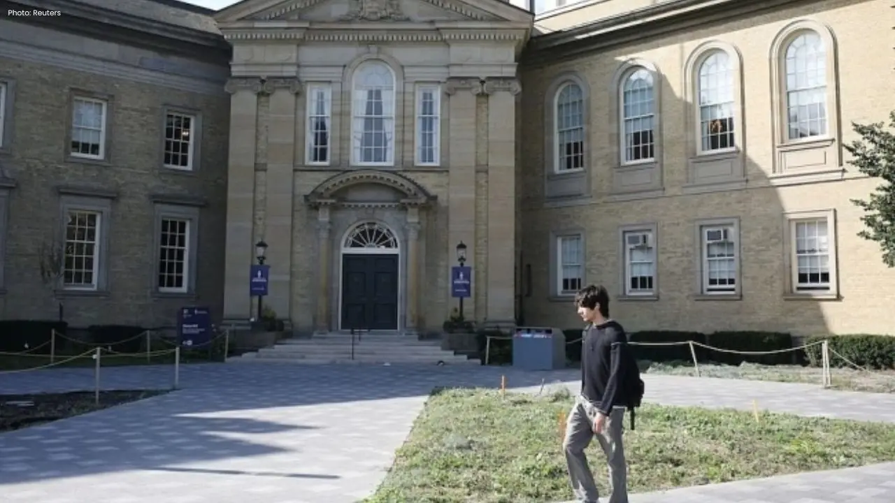 Canada to issue 408,000 study permits in 2026, new student intake halves