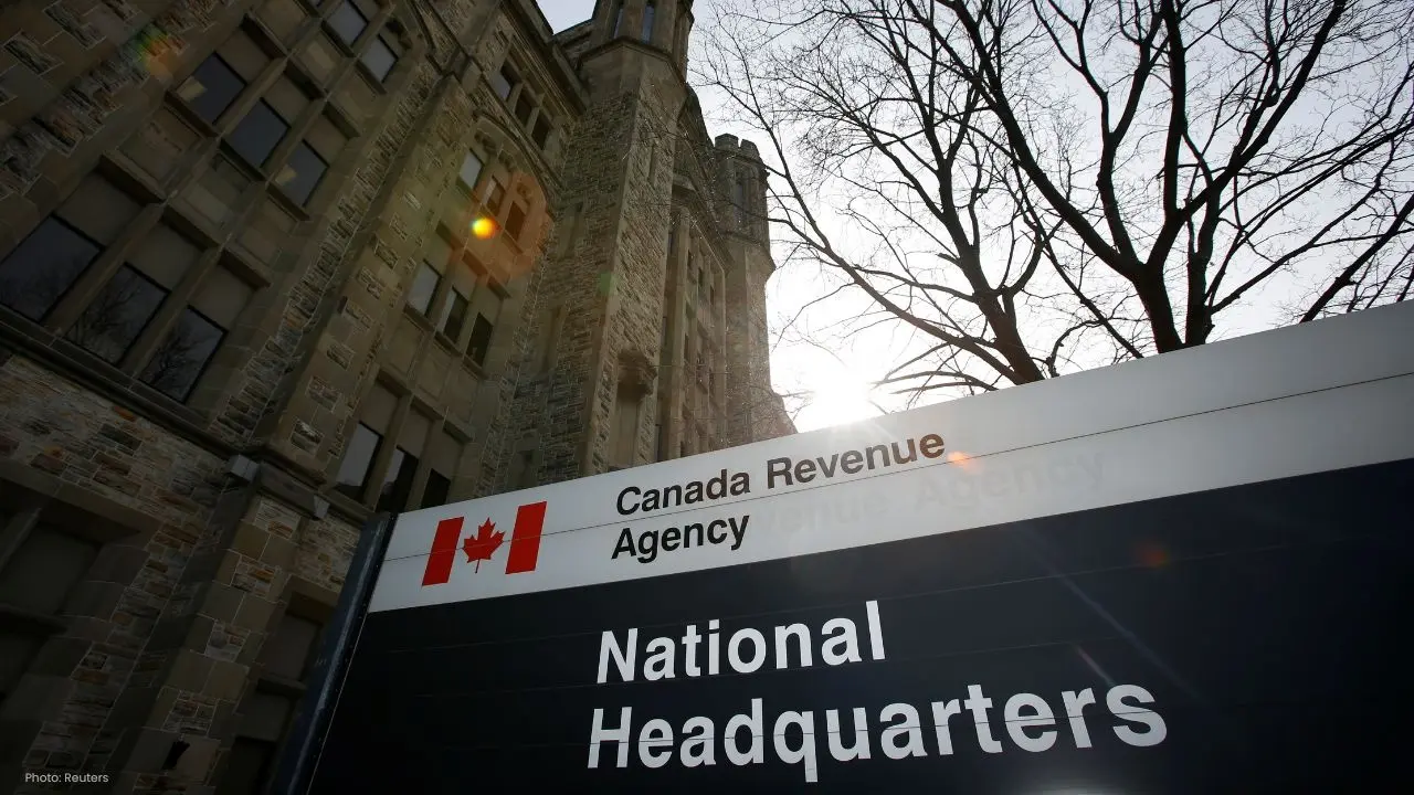 Federal Workers Threatened Over Phoenix Payroll Overpayments