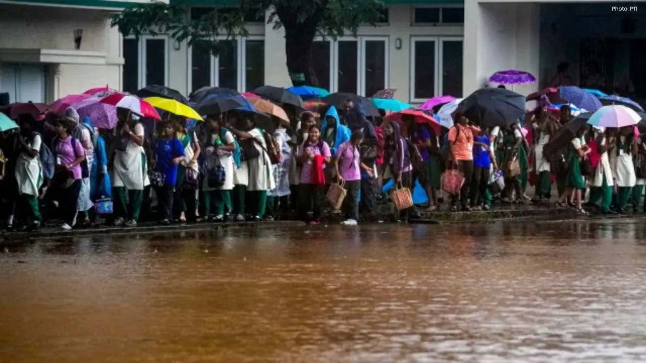 Chennai Schools Closed as Cyclone Ditwah Delivers Heavy Rains