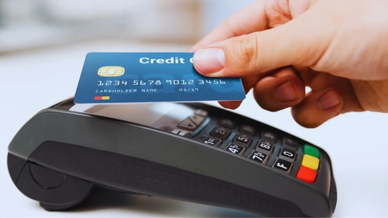 Using Credit Cards in High-Inflation Times: Smart Strategies to Avoid a Debt Spiral in 2026