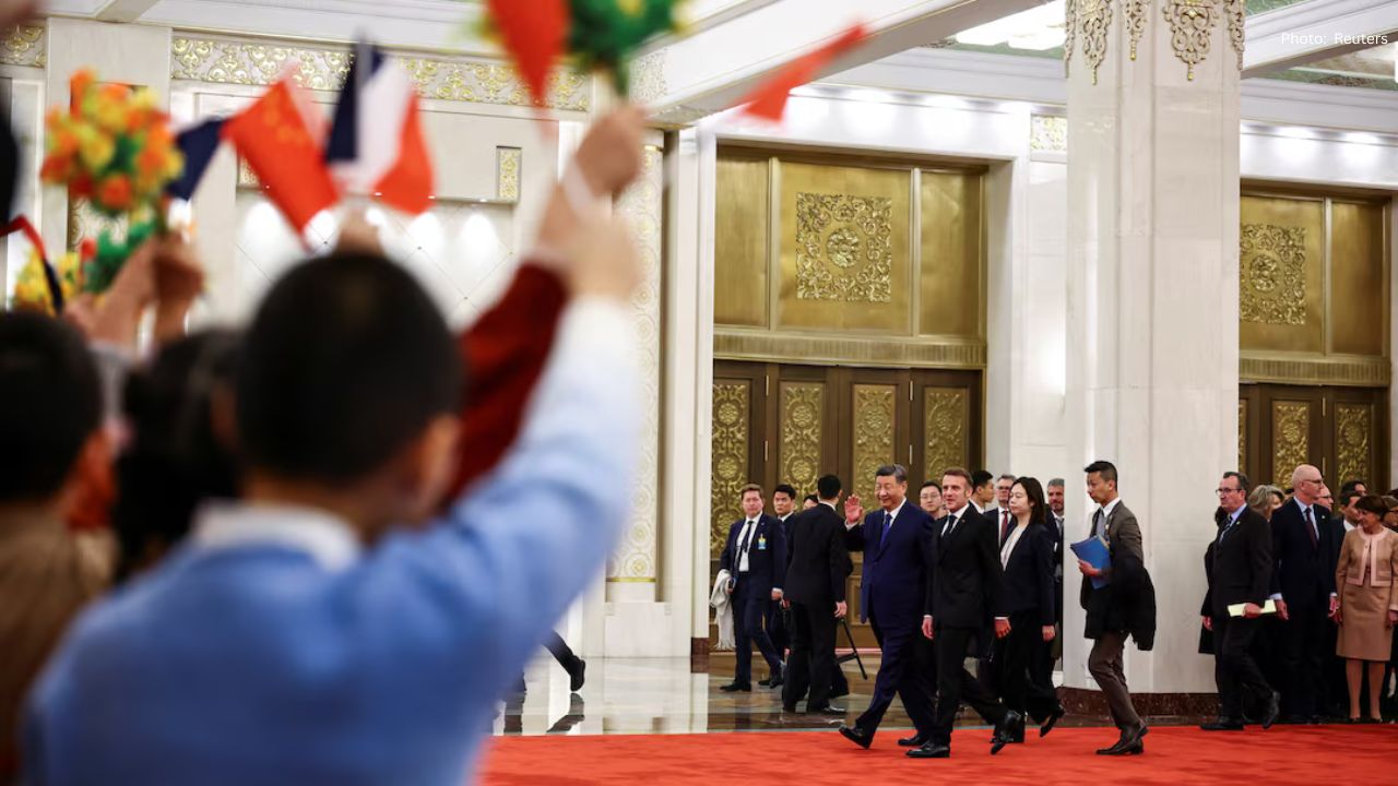 Macron Urges Xi to Take Action on Ukraine and Global Trade Issues