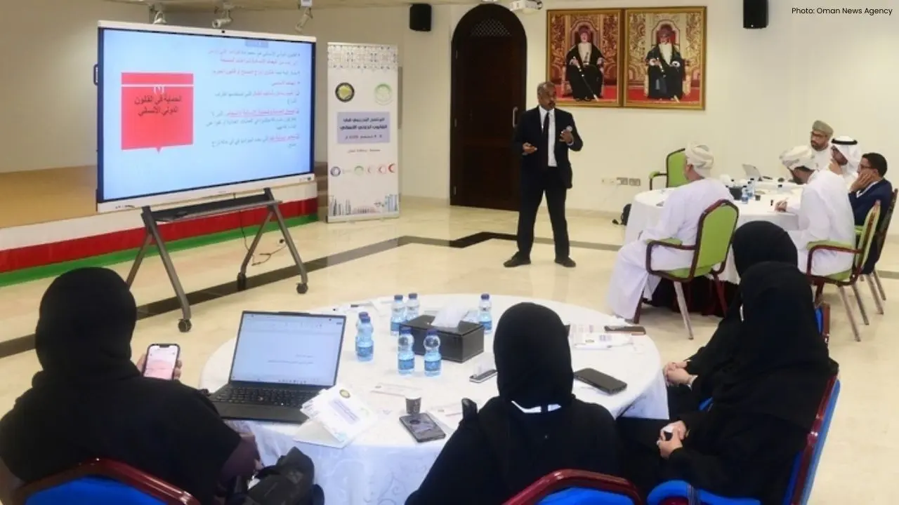 Oman Launches Specialized Training in Humanitarian Law