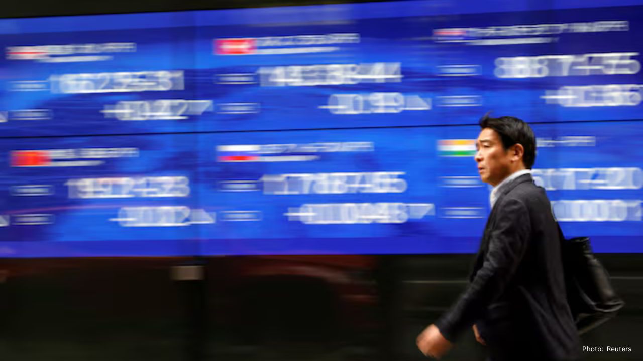 Asia's Stock Markets Gain Ground Despite Oracle's Troubling Decline