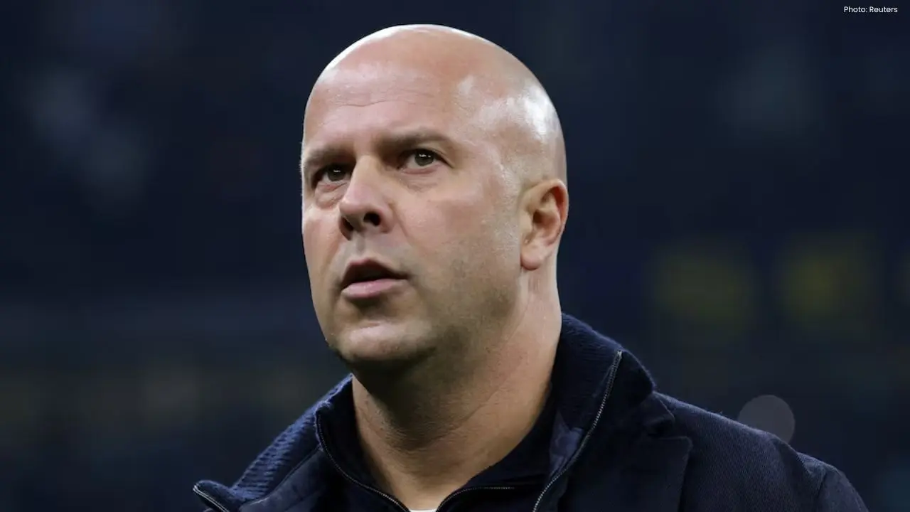 Slot Engages Salah in Crucial Talks Over Liverpool Future