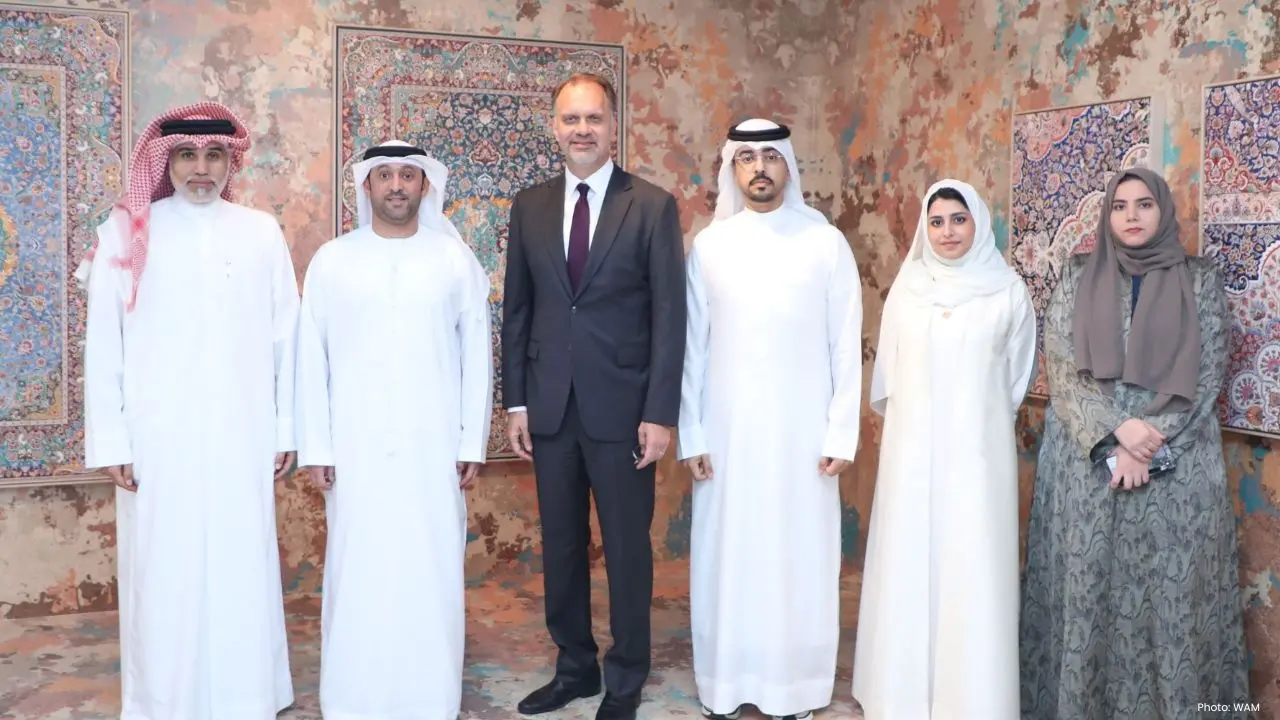 Delegation from US Consulate Explores Sharjah Islamic Arts Festival