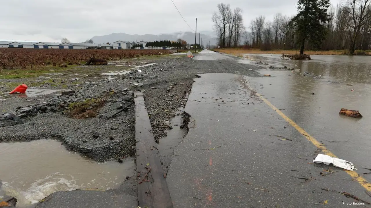 Storm Pounds B.C. South Coast, Flood Threat Grows, Power Cut
