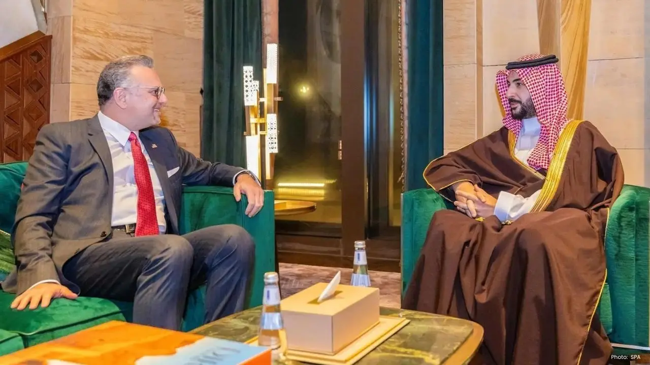 Saudi Minister of Defense Engages with US Advisor in Riyadh