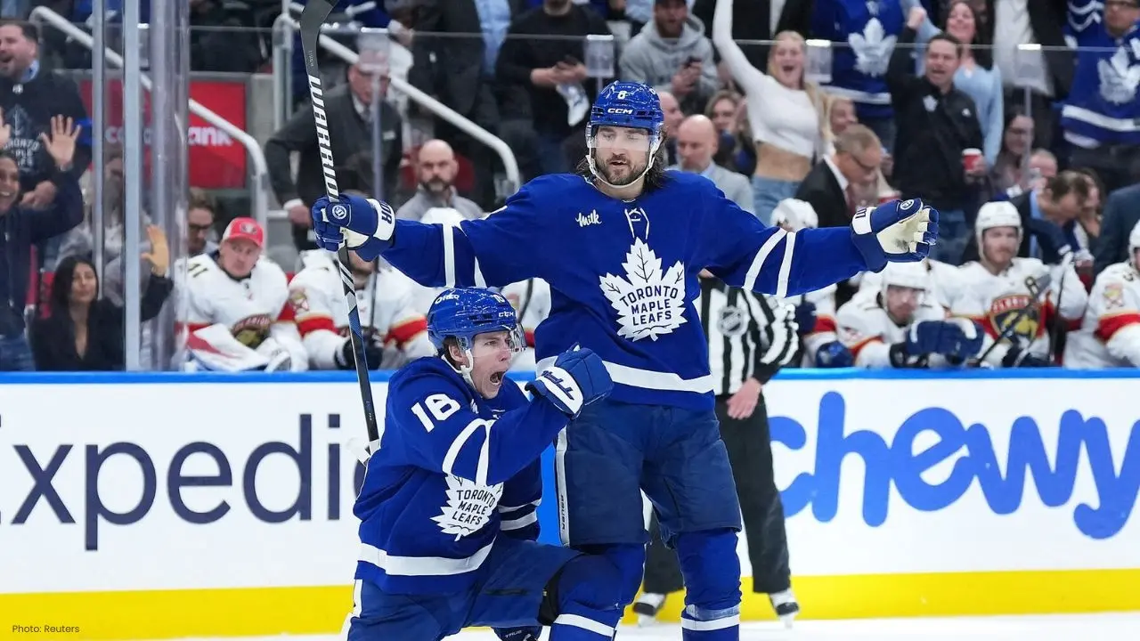 Maple Leafs Rally in Final 10 Minutes to Beat Blackhawks 3-2
