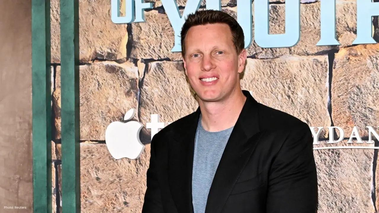 Warner Bros. Decision Point: Netflix or Paramount's Offer?