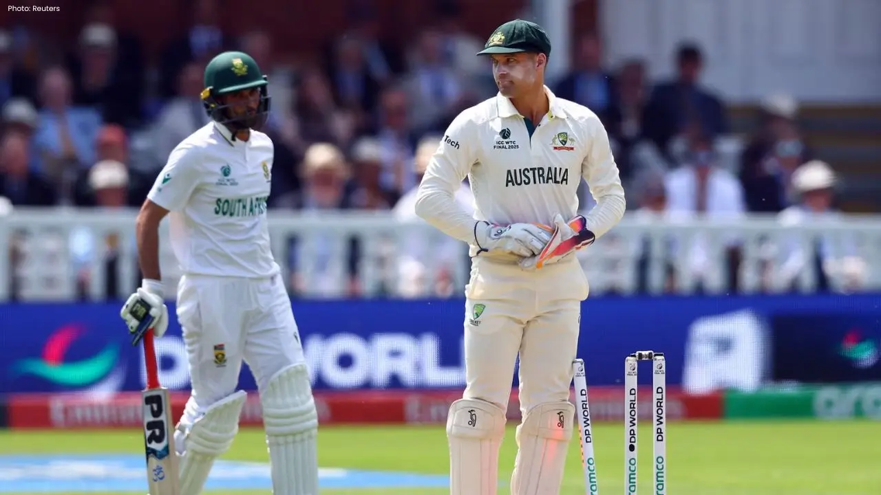 DRS Fails in Ashes Test! Carey Survives Key Wicket Amid Controversy