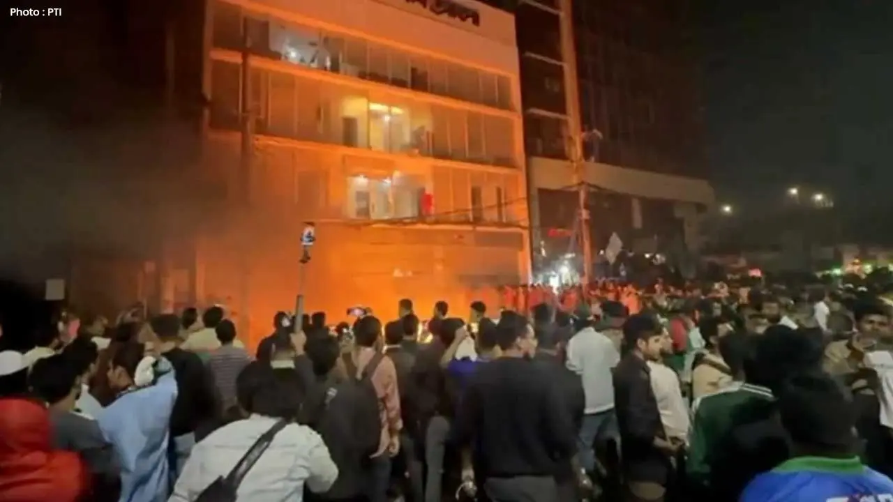 Rescue of Journalists in Bangladesh Following Office Blaze Amid Protests