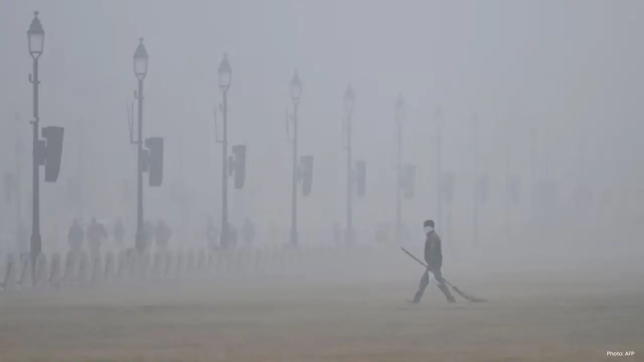 Fog Disruptions Prompt Air India and IndiGo Passenger Warnings