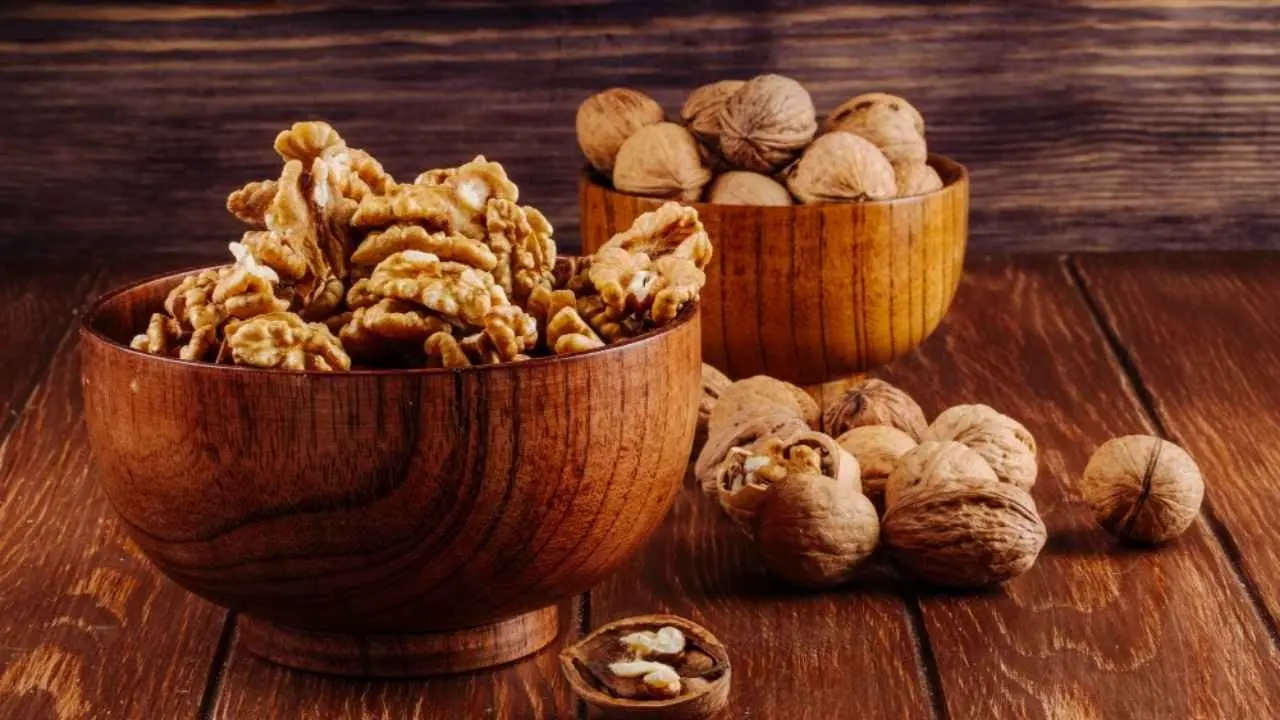 Enhance Omega-3 Absorption: 4 Foods That Go Perfectly with Walnuts