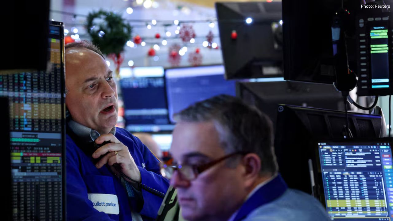 Wall Street Finishes Close to Record Highs in Quiet Trading After Holidays