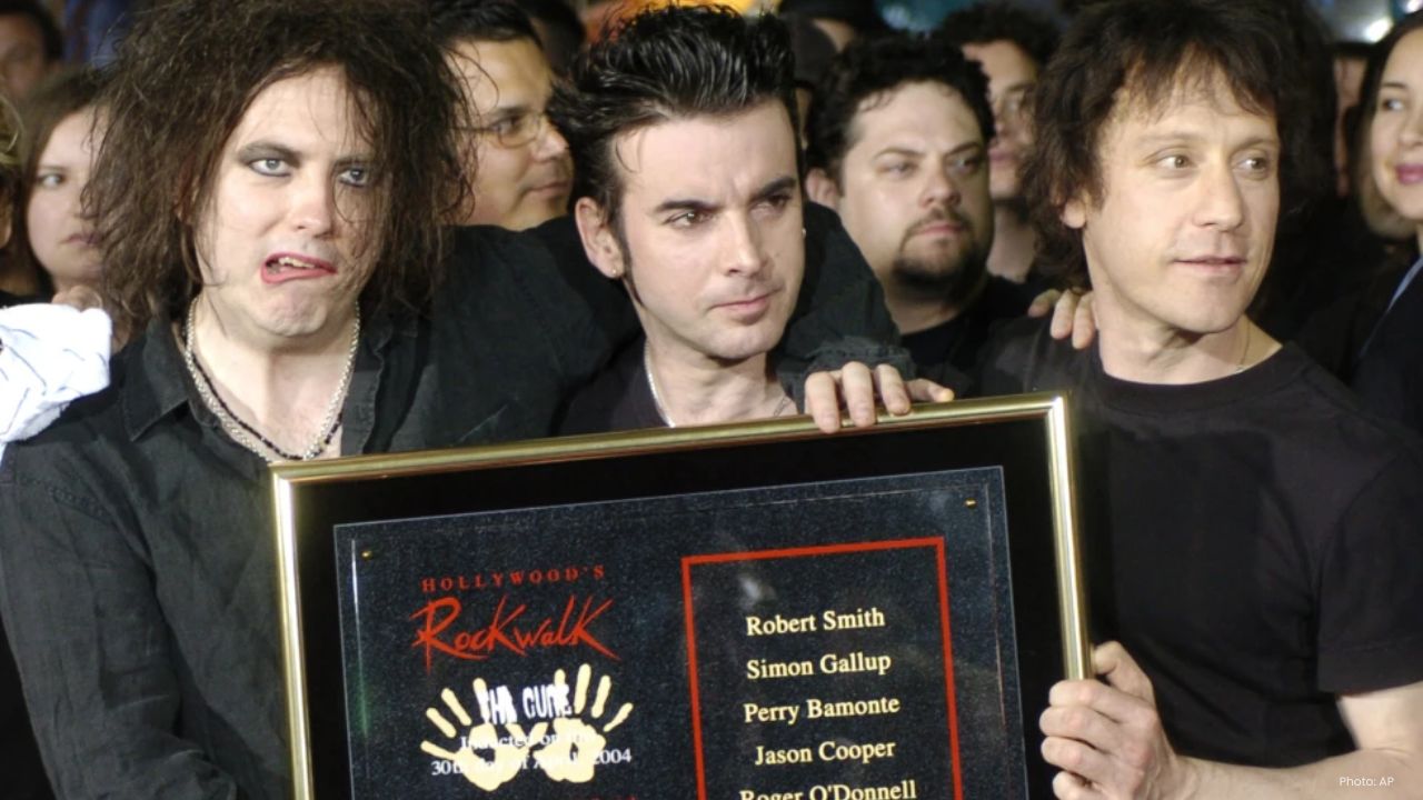 Tributes Pour in for Perry Bamonte, The Cure's Esteemed Guitarist, Dead at 65