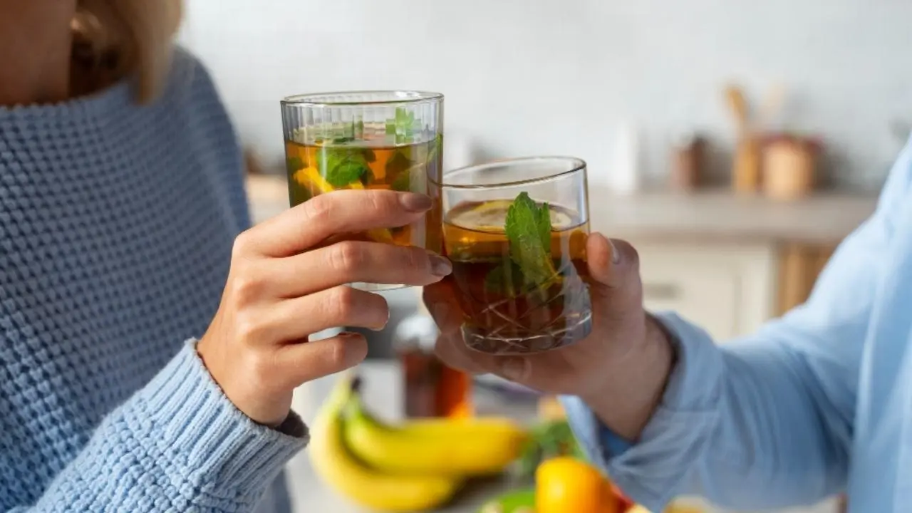 Winter Weight Loss Simplified: 5 Warm Drinks That Help Shed Pounds