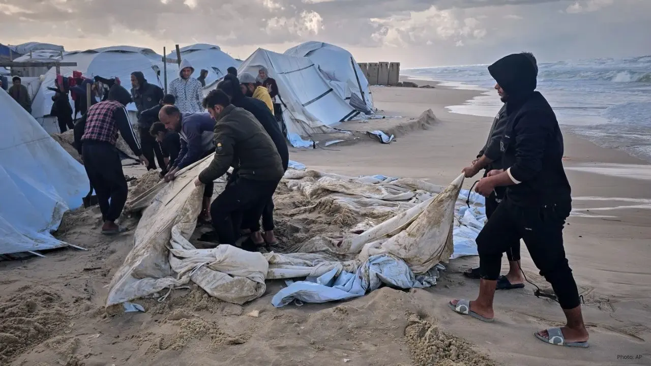 Gaza Struggles Under Flooding Amid Ongoing Humanitarian Crisis
