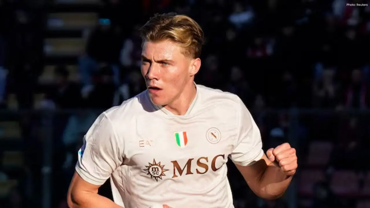 Rasmus Hojlund's Two Goals Propel Napoli to Victory Against Cremonese