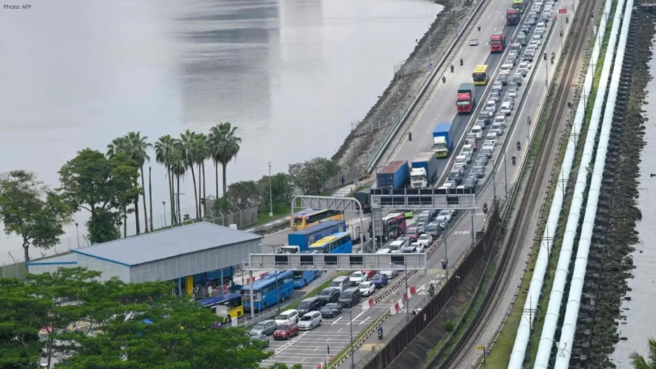 Malaysians Opt for Singapore Citizenship Amid Exodus