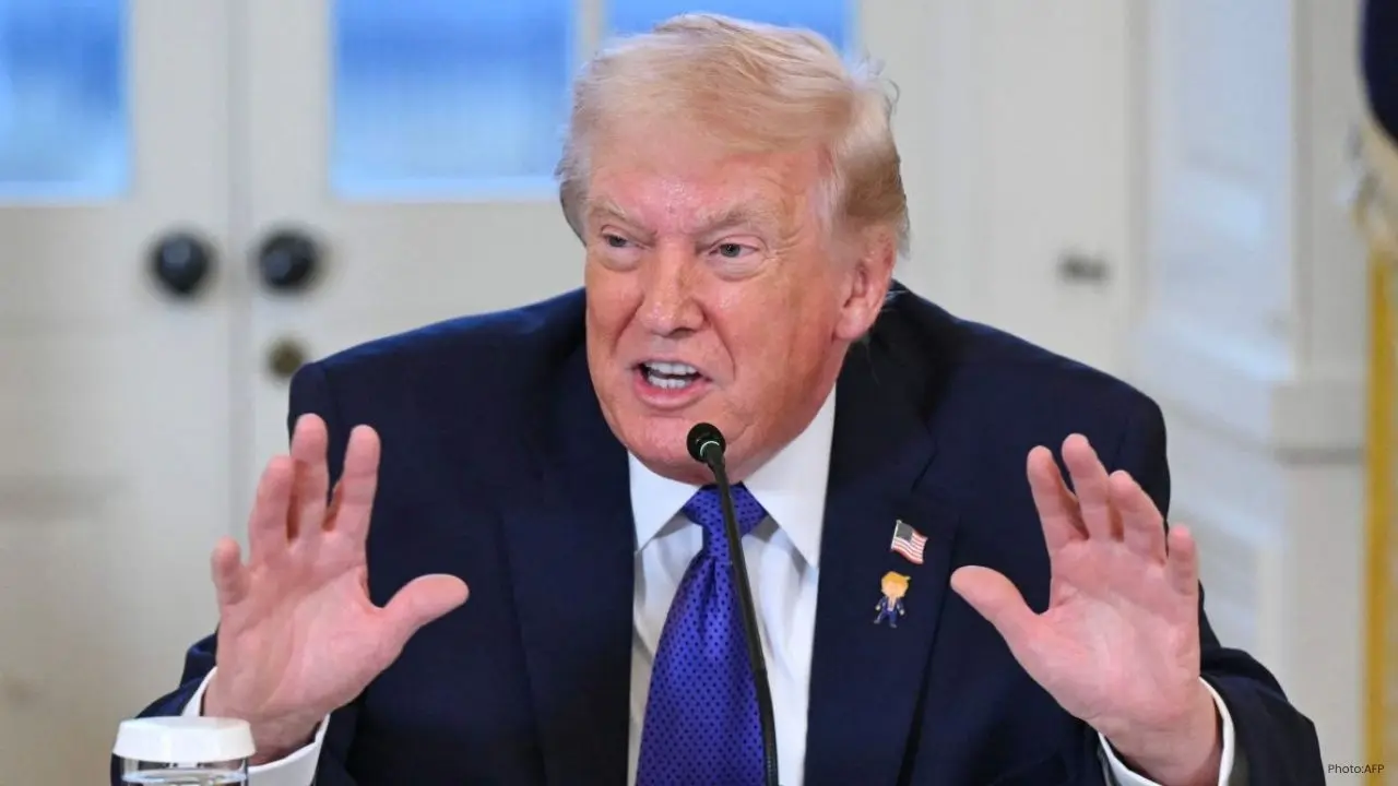 Trump Issues Stark Warning to Iran Amid Escalating Unrest