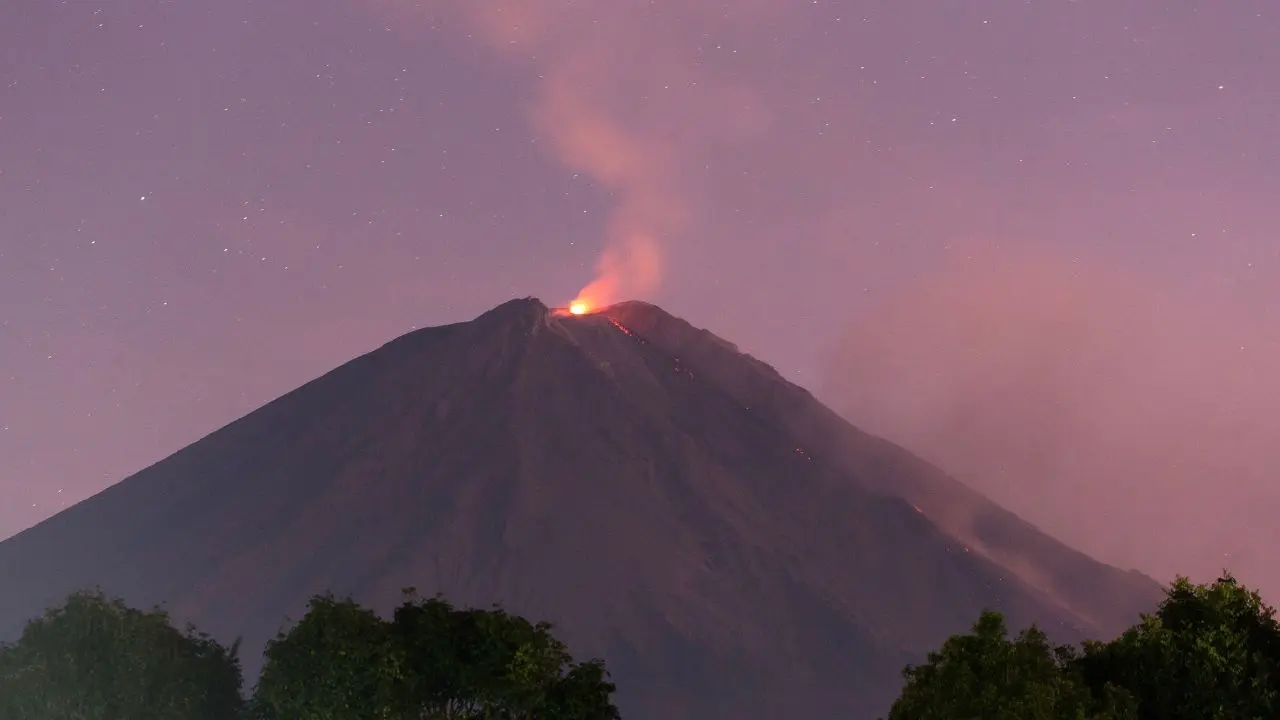 Mount Semeru Erupts: Pyroclastic Flow Travels 5 km Ash Rises 2 km