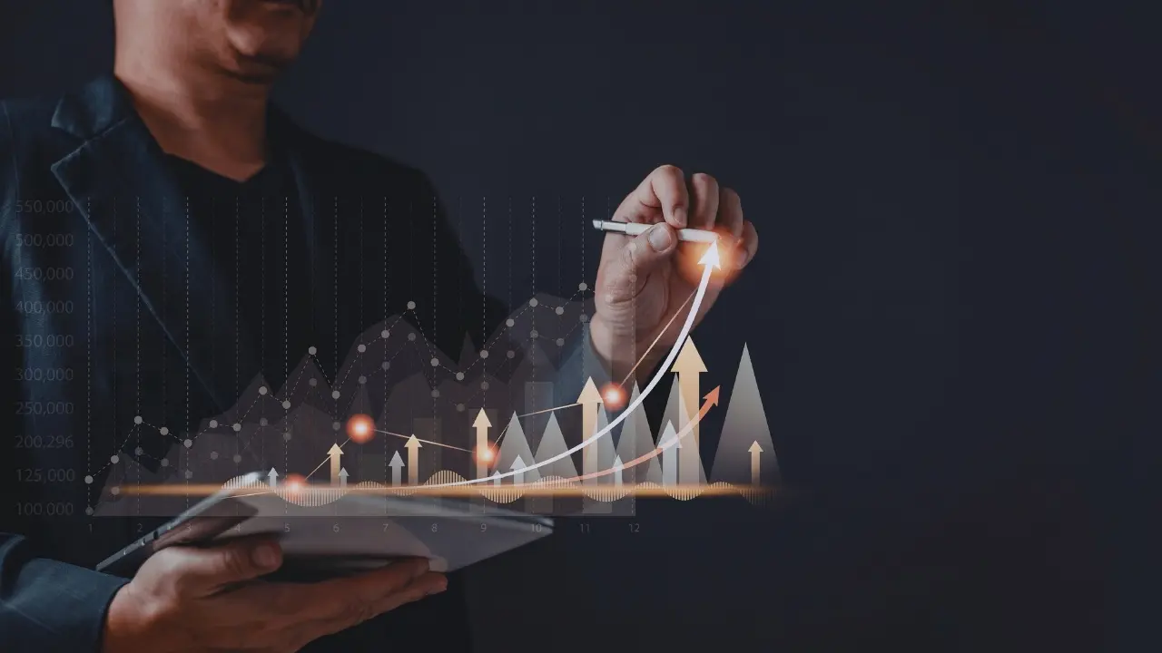 Unveiling the Subtle Economic Signals in Search Trends Worldwide