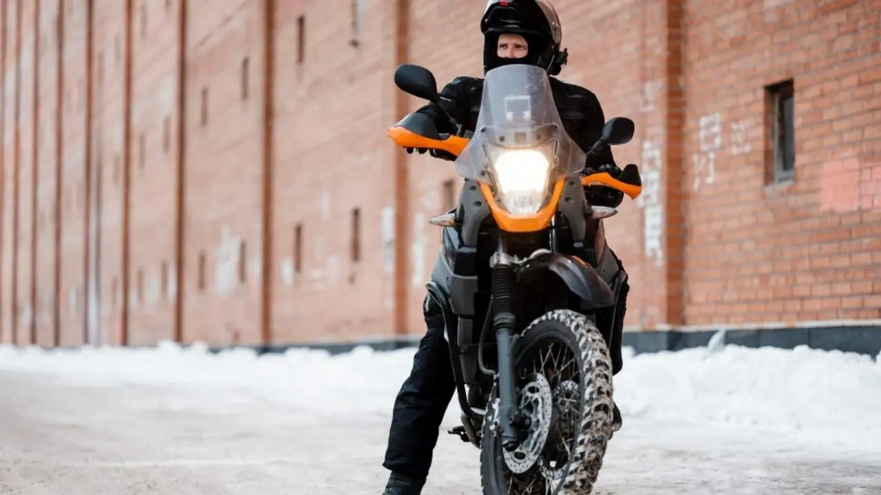 Beat the Chill: Essential Tips for Winter Motorbike Riding