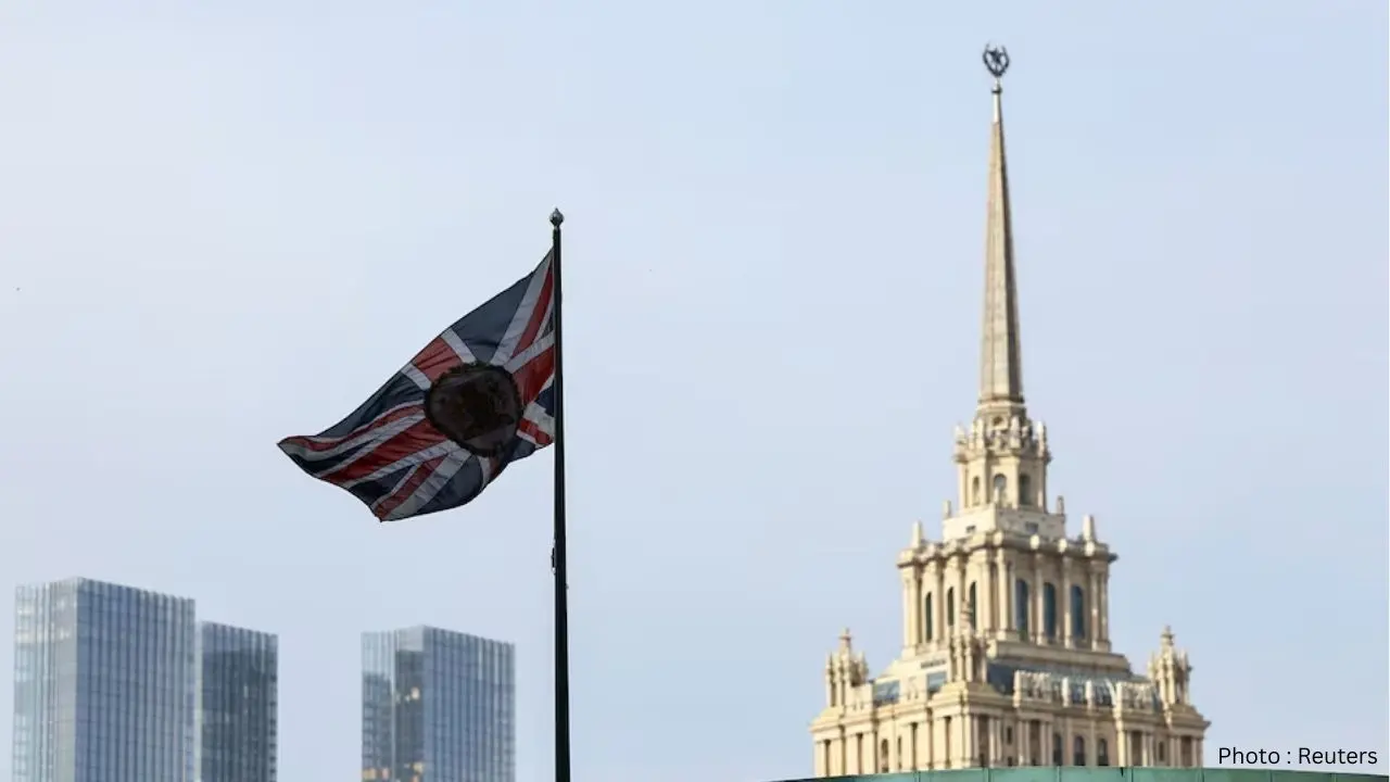Russian Government Removes British Diplomat Over Spy Allegations as UK Responds